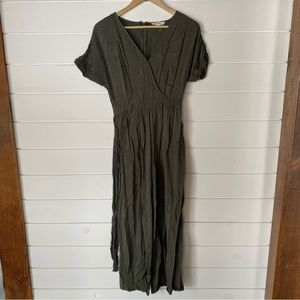 Women’s Medium Full Length Olive Green Tie Waist Jumpsuit.